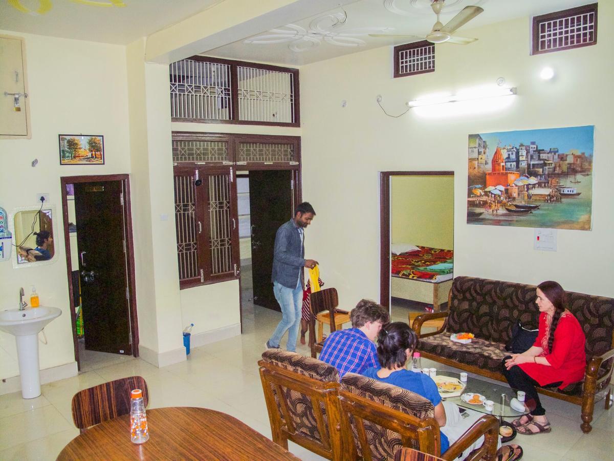 Gangotri Paying Guest House พาราณสี ภายนอก รูปภาพ