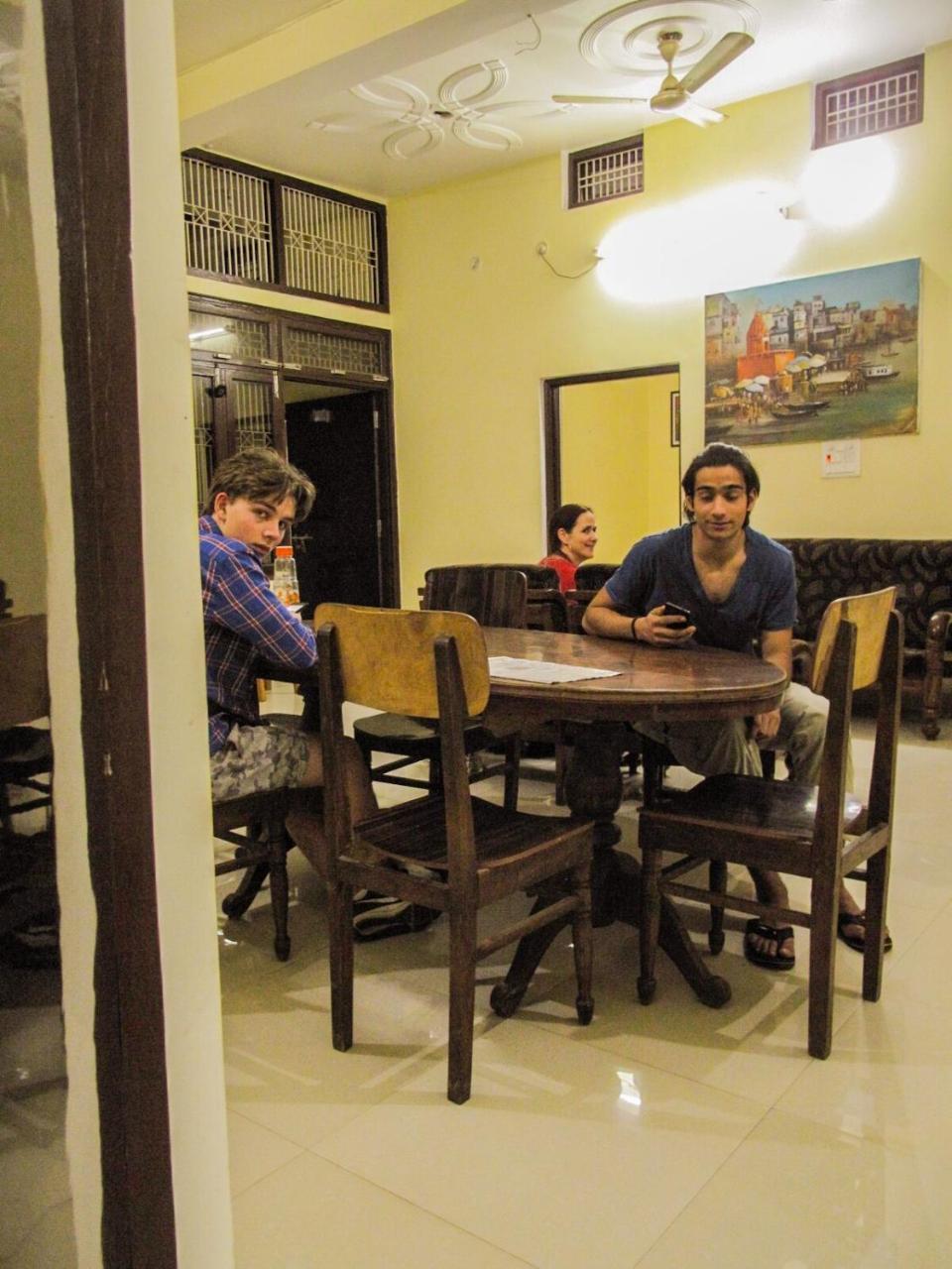 Gangotri Paying Guest House พาราณสี ภายนอก รูปภาพ