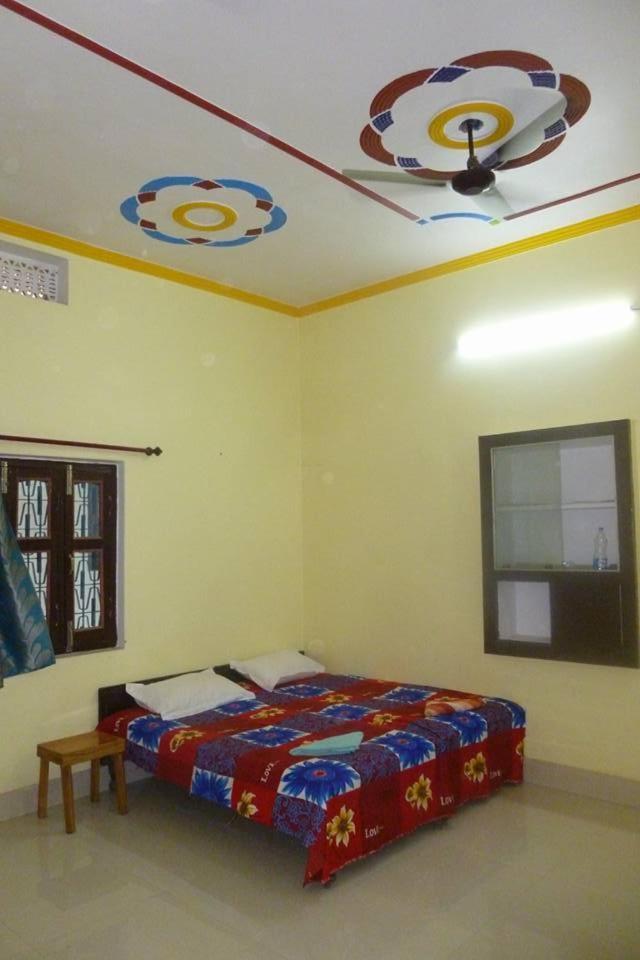 Gangotri Paying Guest House พาราณสี ภายนอก รูปภาพ
