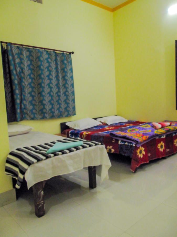 Gangotri Paying Guest House พาราณสี ภายนอก รูปภาพ