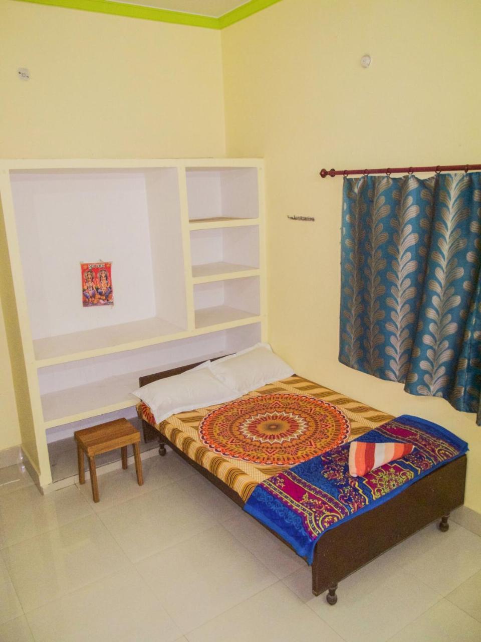 Gangotri Paying Guest House พาราณสี ภายนอก รูปภาพ