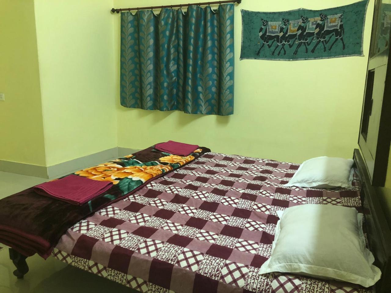 Gangotri Paying Guest House พาราณสี ภายนอก รูปภาพ