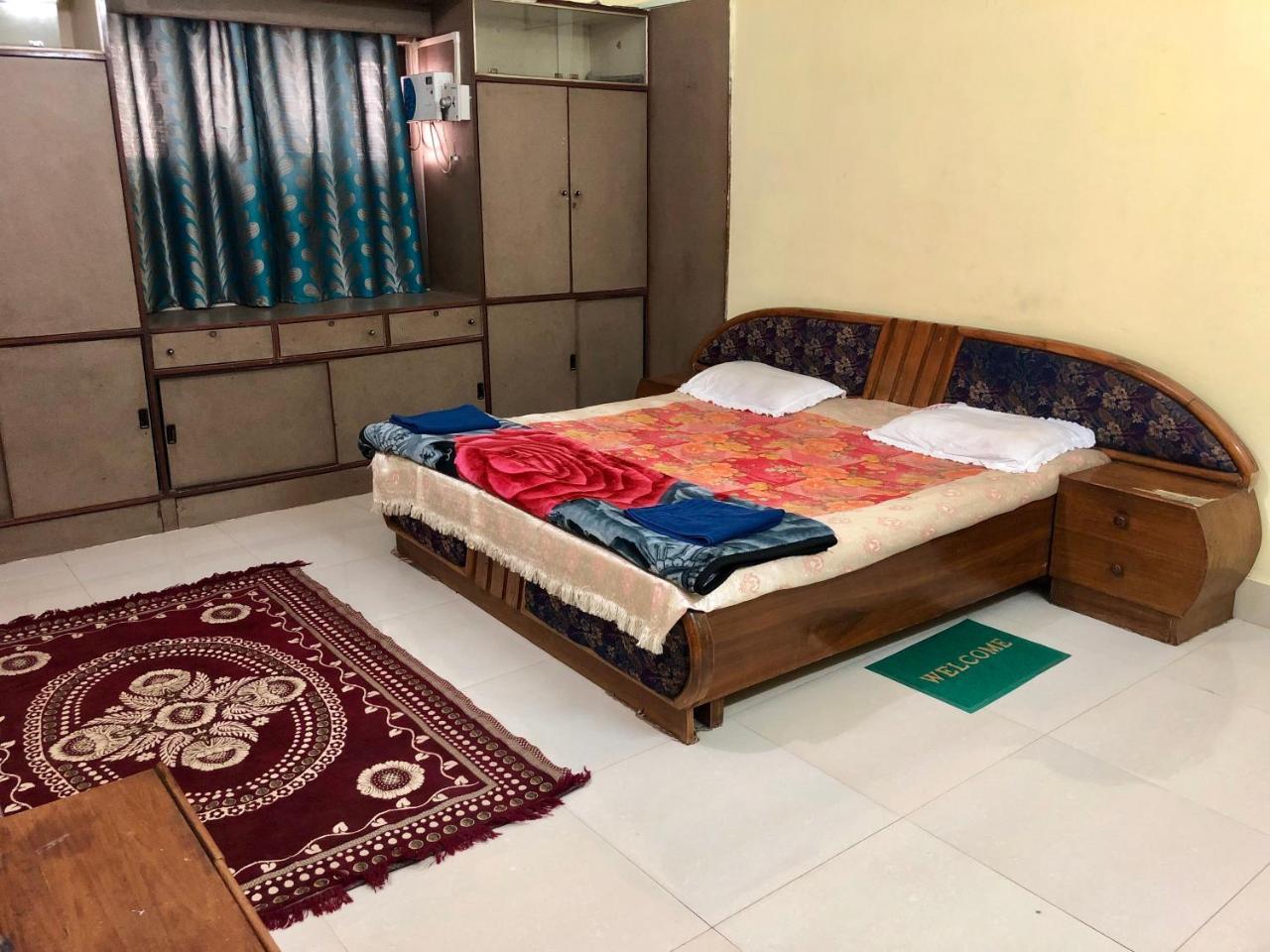 Gangotri Paying Guest House พาราณสี ภายนอก รูปภาพ