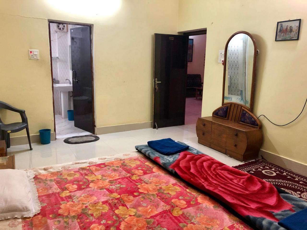 Gangotri Paying Guest House พาราณสี ภายนอก รูปภาพ
